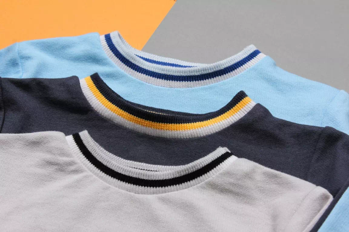 W jakich sytuacjach sprawdzi się odzież reklamowa z nadrukiem?